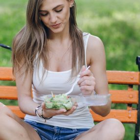 Egybefedeles műanyag doboz