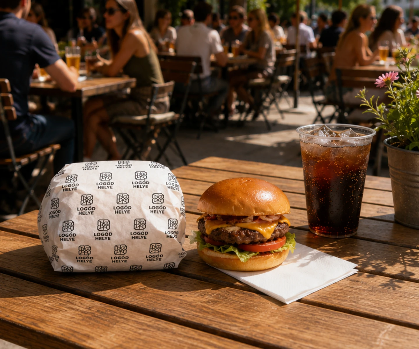 Logózott zsírpapír hamburgerekhez és szendvicsekhez