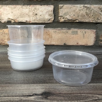 Az ételszállító dobozok és a műanyag poharak anyagáról